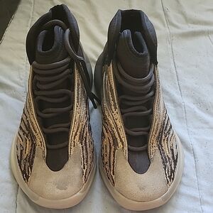 Stylish Men's Sneakers in Black and Tan